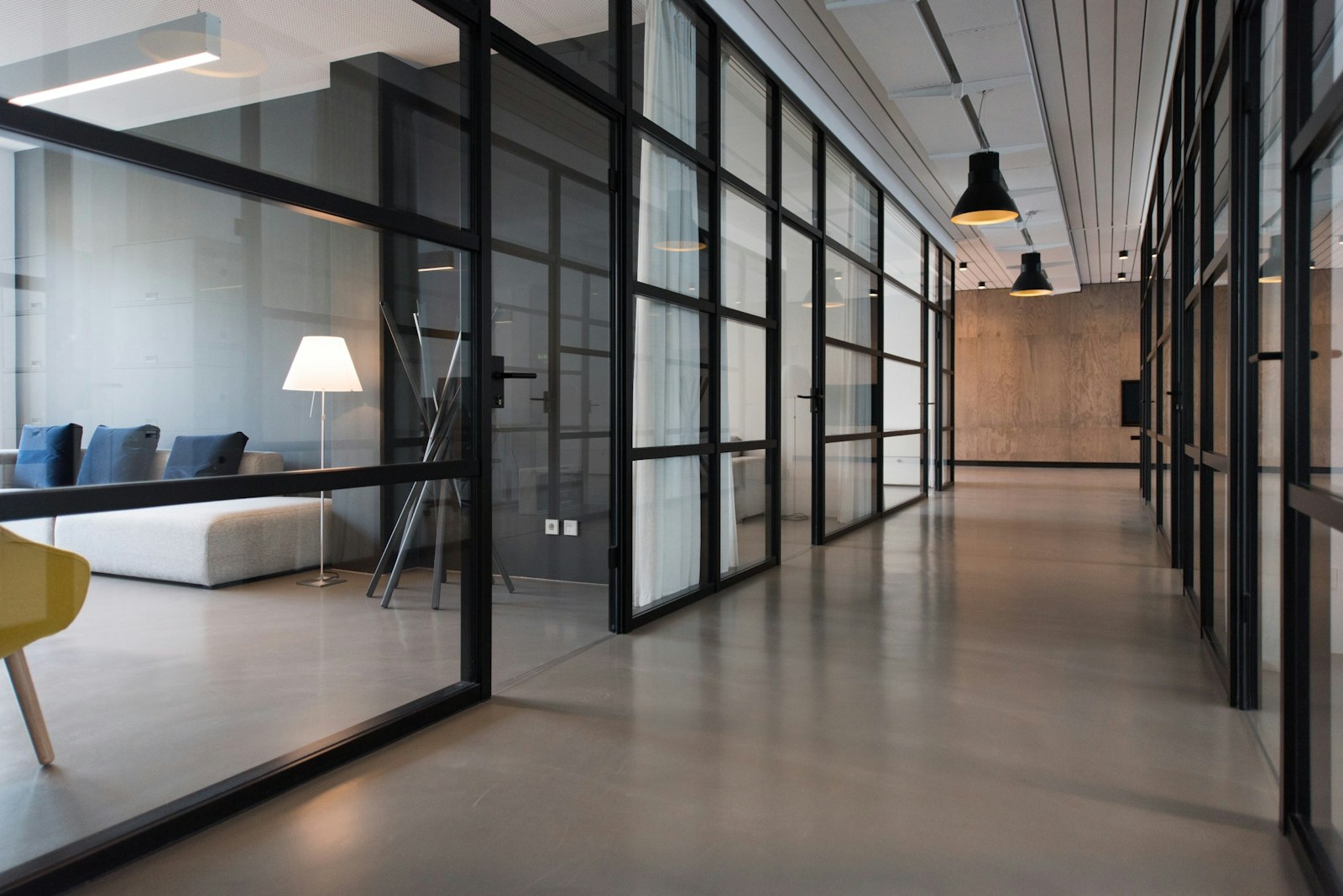 Working session in a meeting space